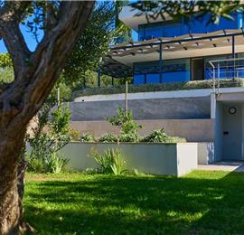 6 Bedroom Seafront Villa with Pool near Slano, Sleeps 12-14